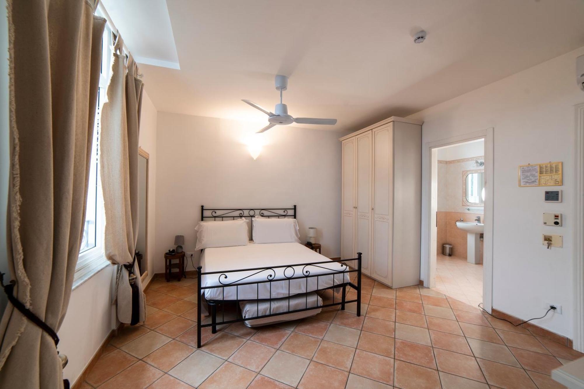 Hotel Miramare Spotorno Szoba fotó