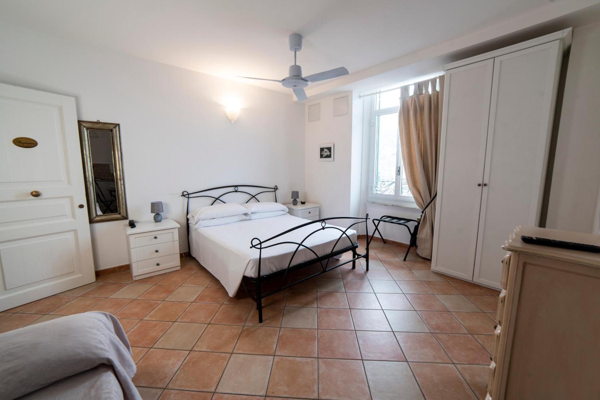 Hotel Miramare Spotorno Szoba fotó