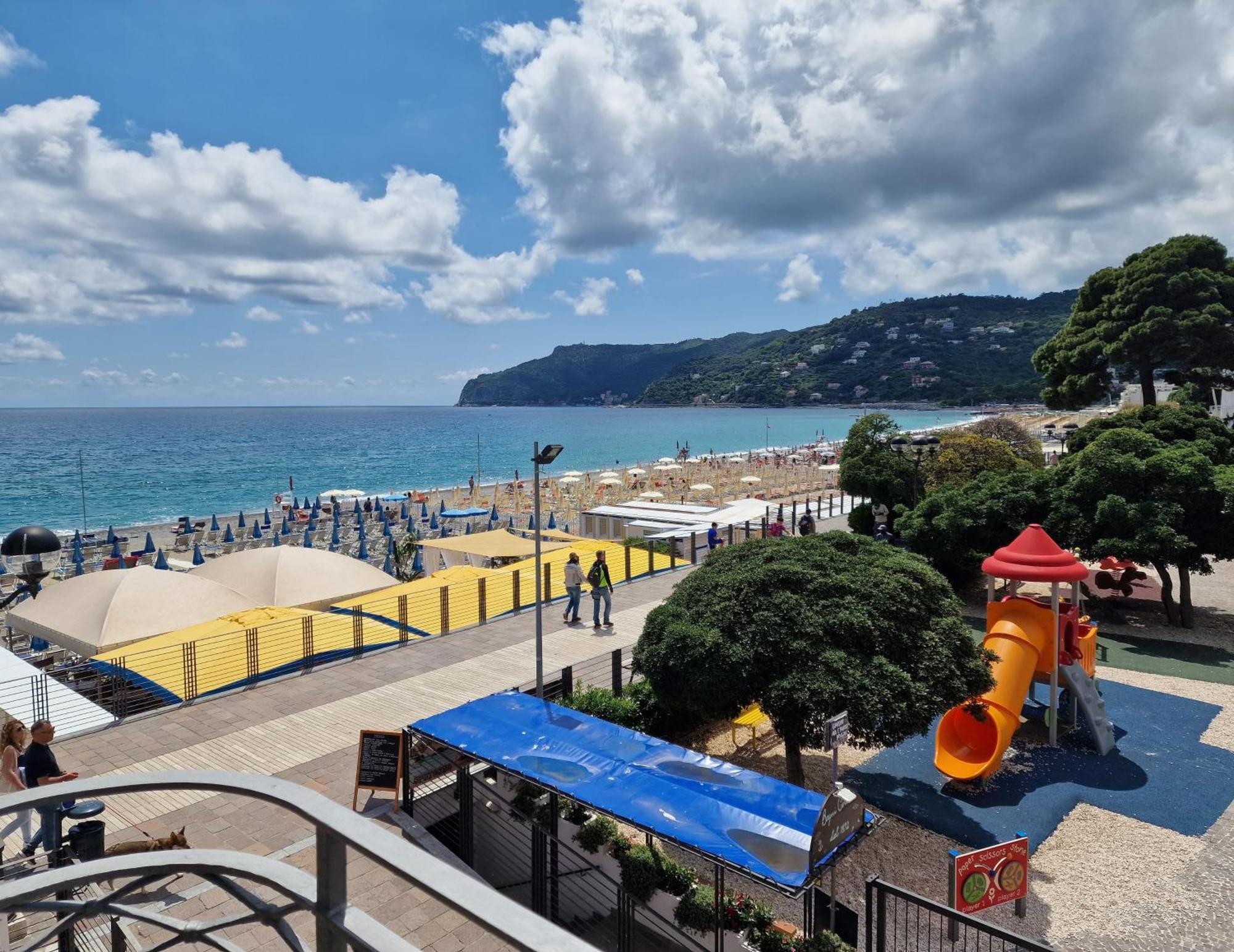 Hotel Miramare Spotorno Szoba fotó