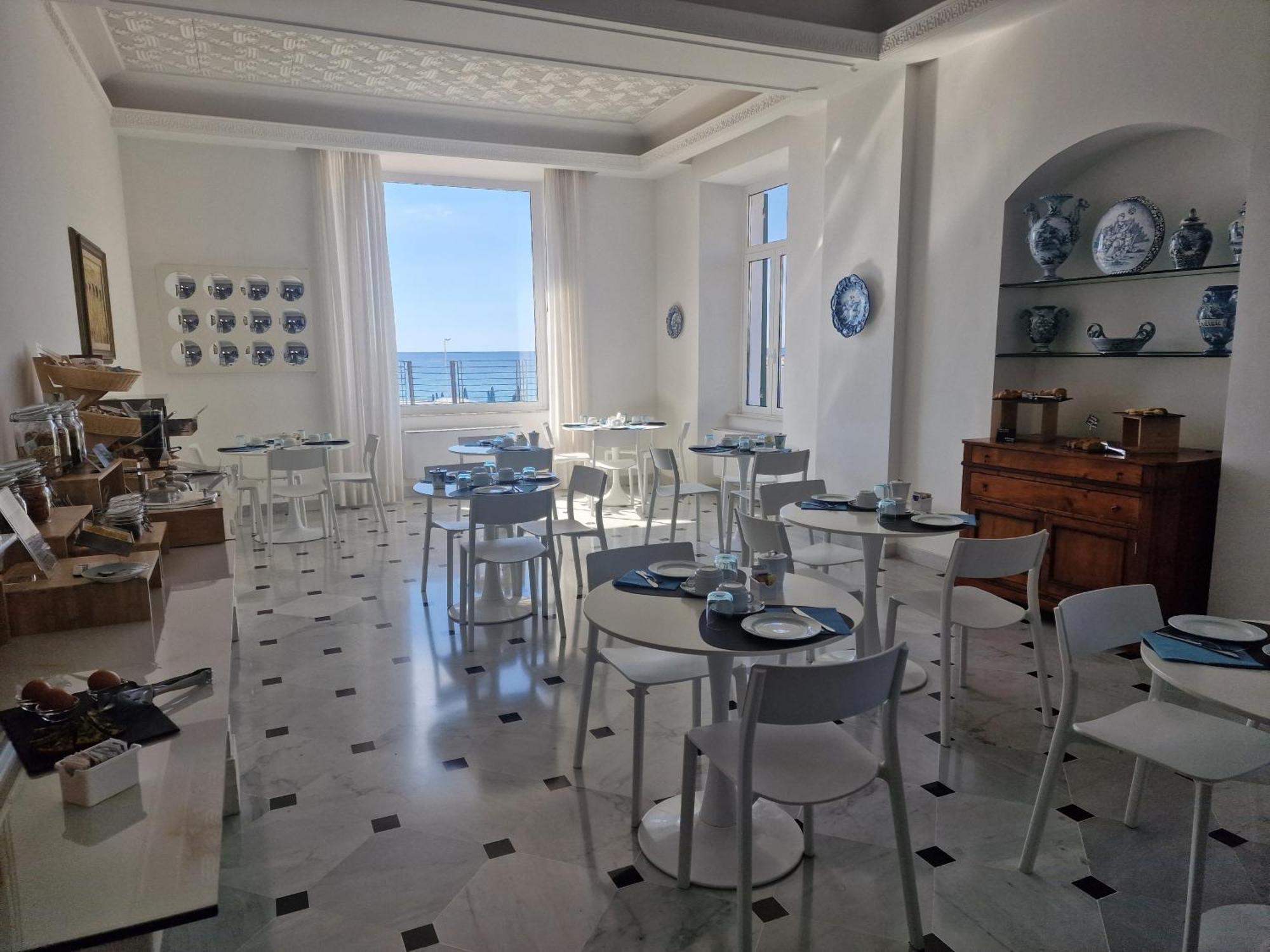 Hotel Miramare Spotorno Kültér fotó