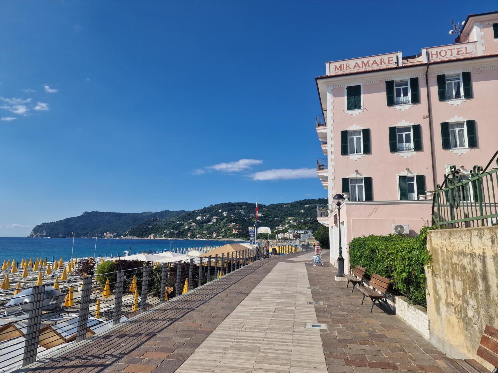 Hotel Miramare Spotorno Kültér fotó